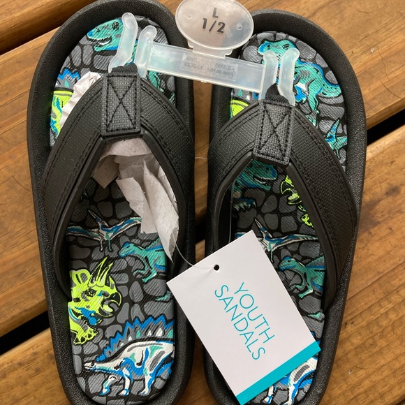 NWT Cushion Dinasaur Leather Flip Flops - Picture 1 of 3